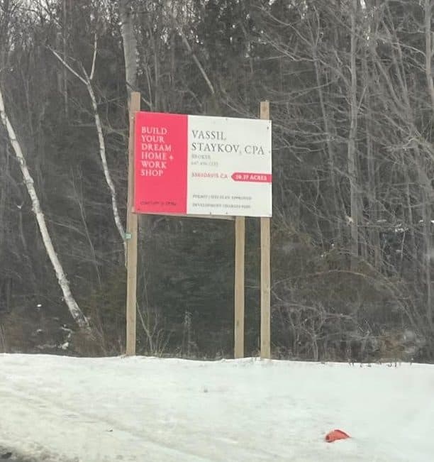 A VAS Real Estate sign on a Markham-area property